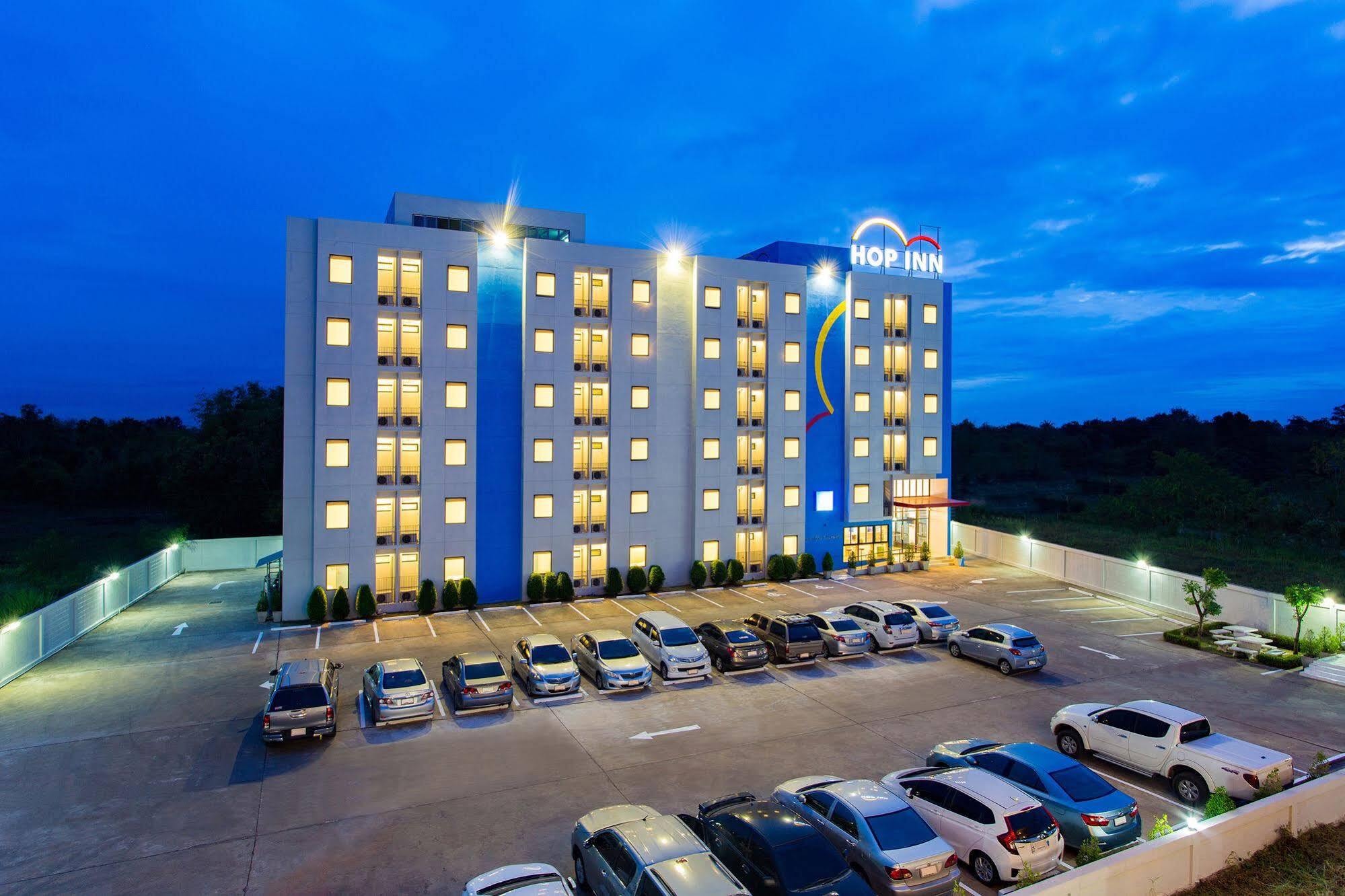 Hop Inn Сакон Након Екстериор снимка